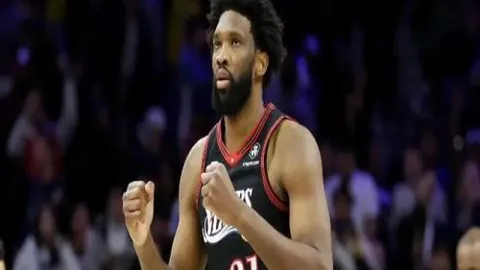 内马尔帽子戏法助巴西B组次轮4-0完胜秘鲁，理查利森贡献关键助攻