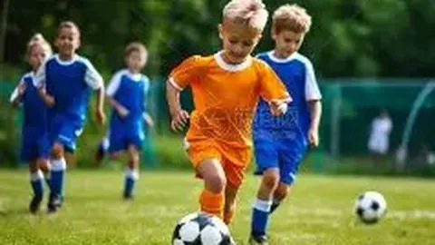 曼联25轮补赛险胜布伦特福德，“太子”进球助力，暂保前三位置稳定